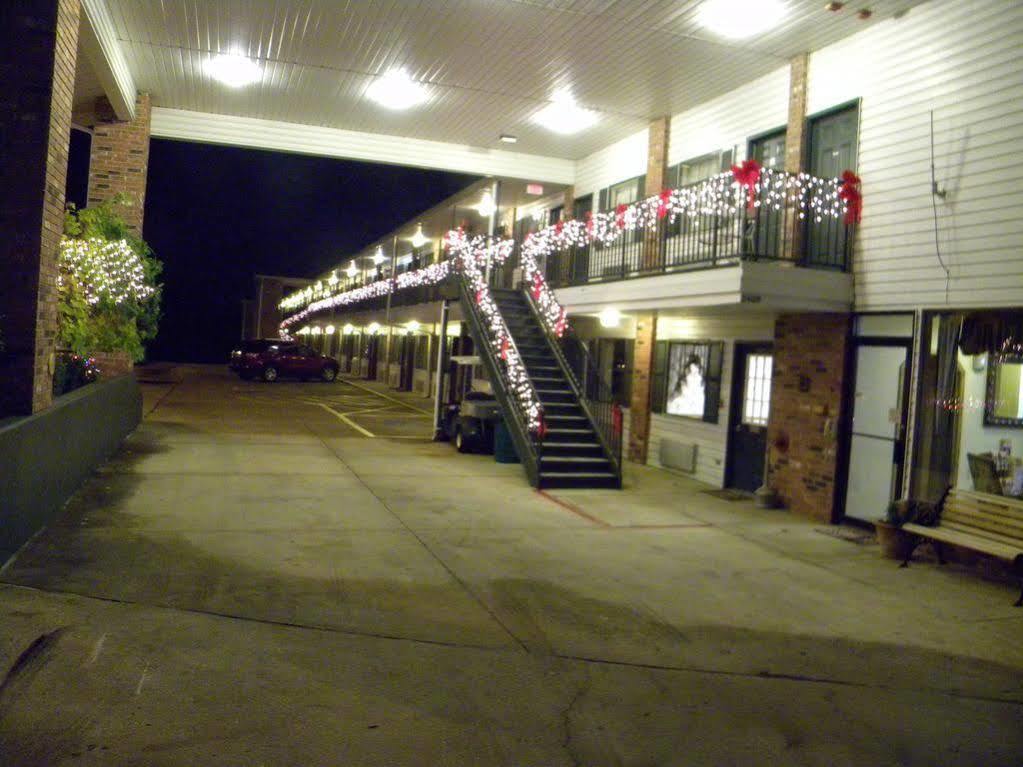 Green Gables Inn Branson Exteriör bild